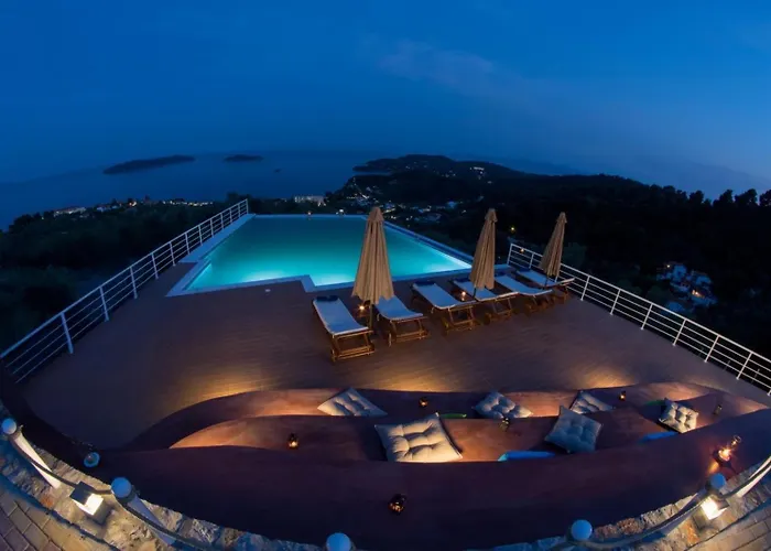 Goldenhill Studios&Apartments